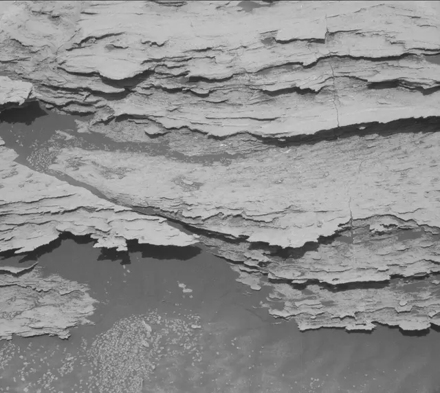 Sol 2582: Mast Camera (Mastcam)