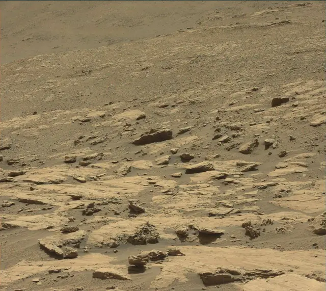 Sol 2582: Mast Camera (Mastcam)