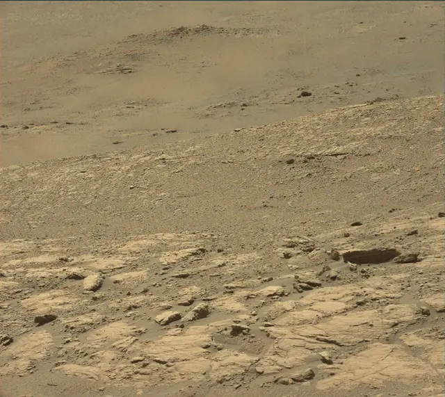 Sol 2582: Mast Camera (Mastcam)