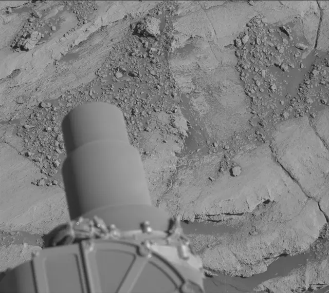 Sol 2582: Mast Camera (Mastcam)