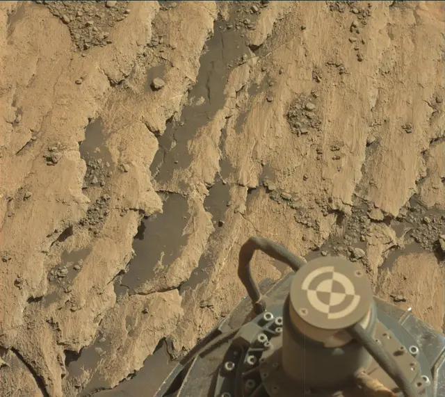 Sol 2582: Mast Camera (Mastcam)