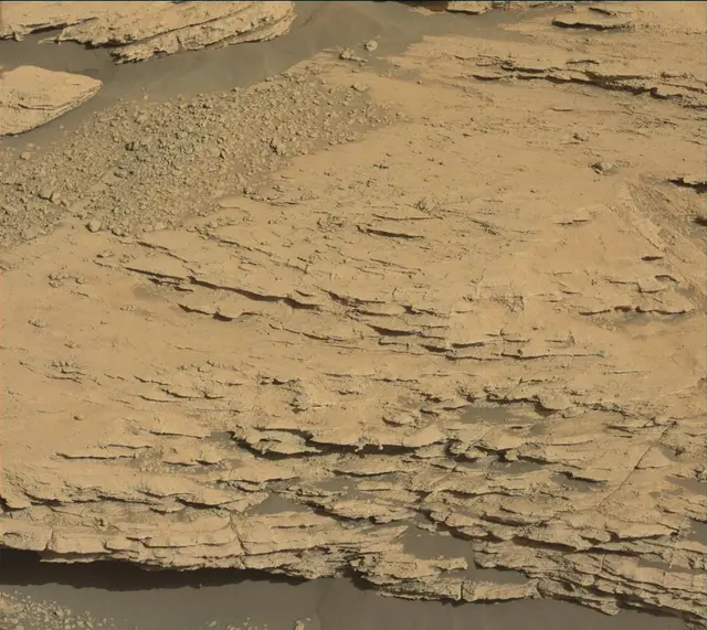 Sol 2582: Mast Camera (Mastcam)