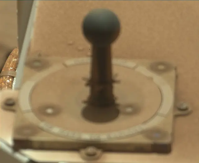 Sol 2582: Mast Camera (Mastcam)