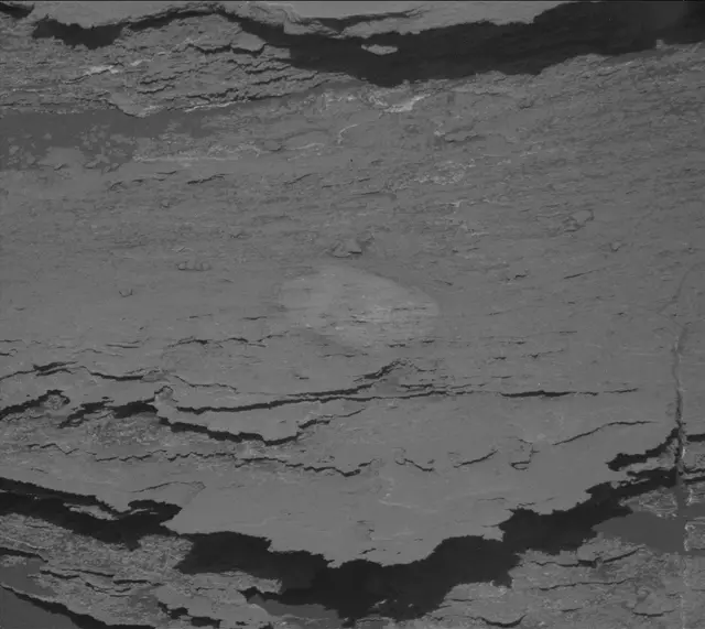 Sol 2582: Mast Camera (Mastcam)
