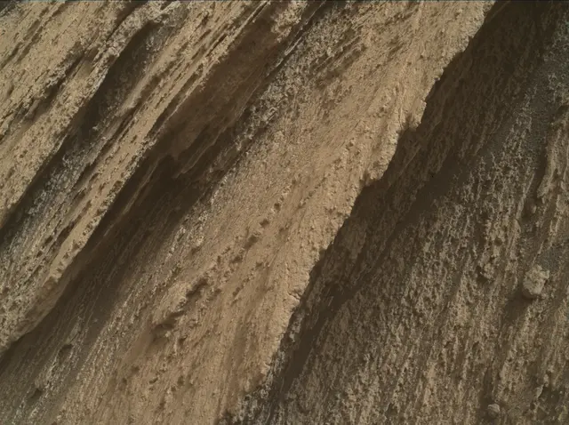 Sol 2582: Mars Hand Lens Imager (MAHLI)