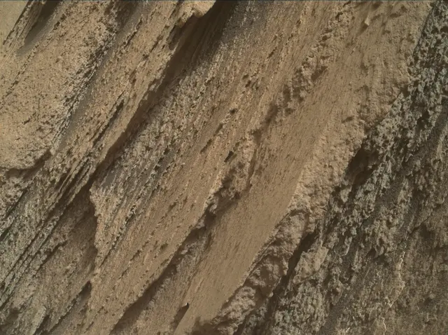 Sol 2582: Mars Hand Lens Imager (MAHLI)