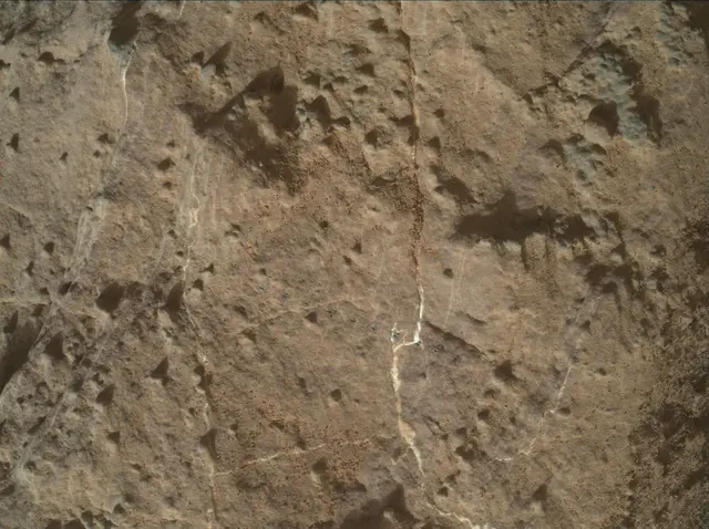 Sol 2583: Mars Hand Lens Imager (MAHLI)