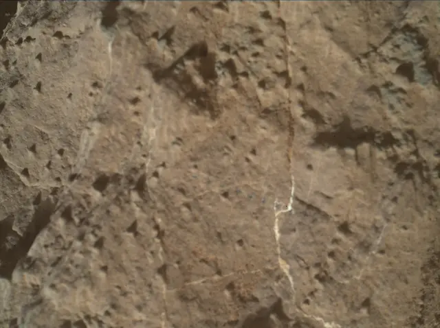 Sol 2583: Mars Hand Lens Imager (MAHLI)