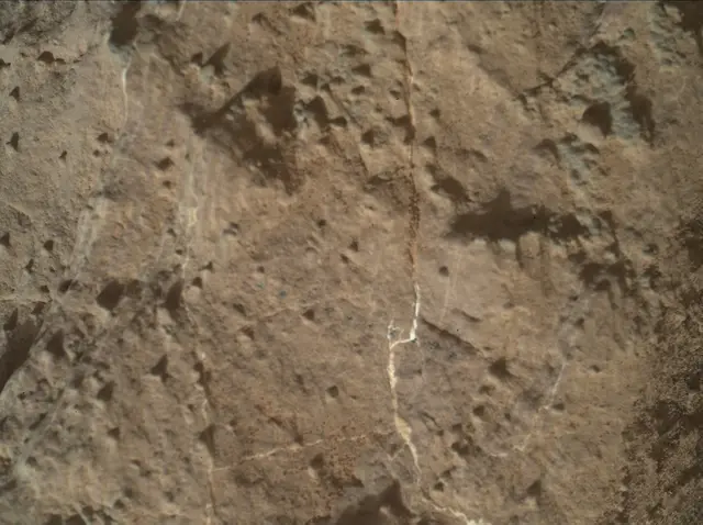 Sol 2583: Mars Hand Lens Imager (MAHLI)