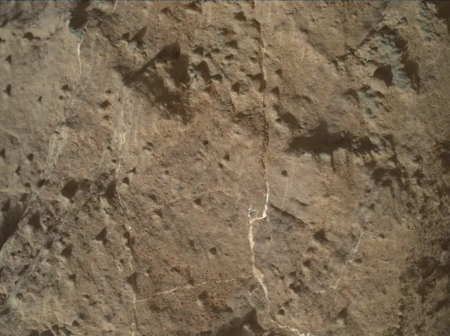 Sol 2583: Mars Hand Lens Imager (MAHLI)