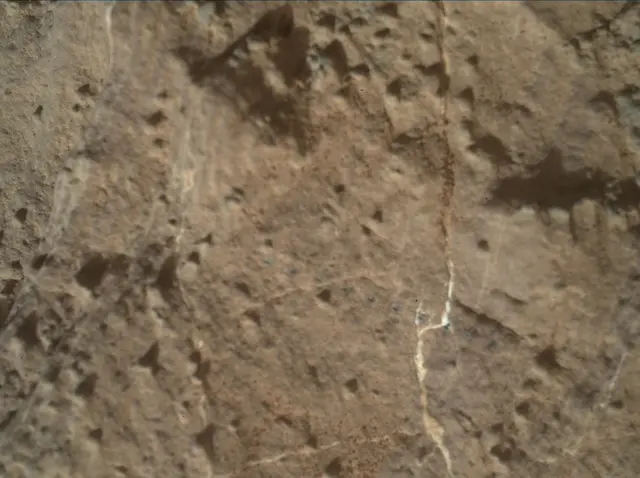 Sol 2583: Mars Hand Lens Imager (MAHLI)