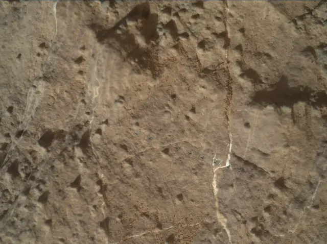 Sol 2583: Mars Hand Lens Imager (MAHLI)