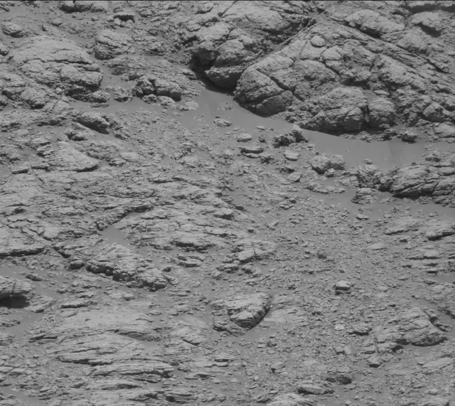 Sol 2584: Mast Camera (Mastcam)