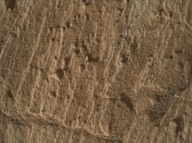 Sol 2585: Mars Hand Lens Imager (MAHLI)