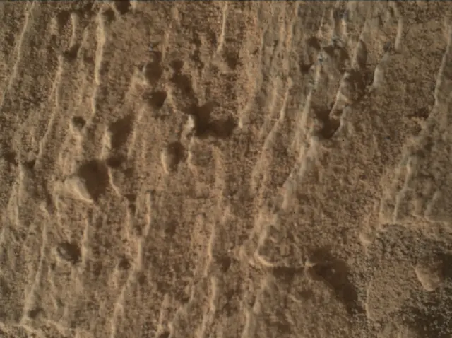 Sol 2585: Mars Hand Lens Imager (MAHLI)