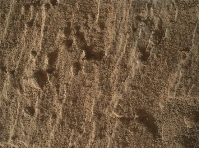 Sol 2585: Mars Hand Lens Imager (MAHLI)