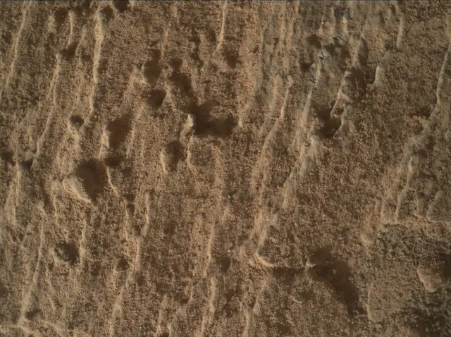 Sol 2585: Mars Hand Lens Imager (MAHLI)