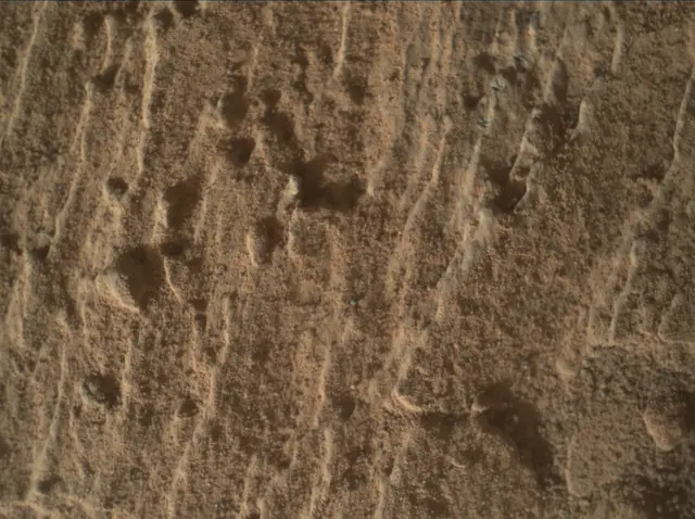 Sol 2585: Mars Hand Lens Imager (MAHLI)