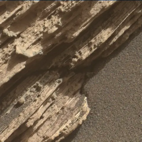 Sol 2585: Mars Hand Lens Imager (MAHLI)