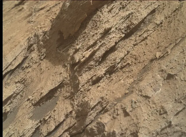 Sol 2585: Mars Hand Lens Imager (MAHLI)