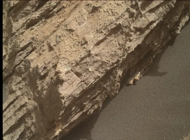 Sol 2585: Mars Hand Lens Imager (MAHLI)