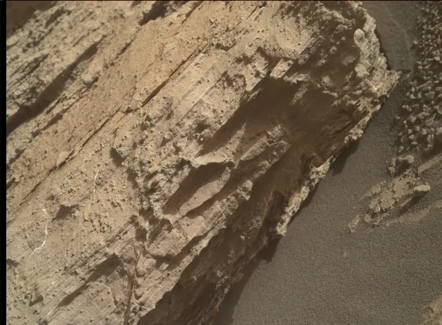 Sol 2585: Mars Hand Lens Imager (MAHLI)