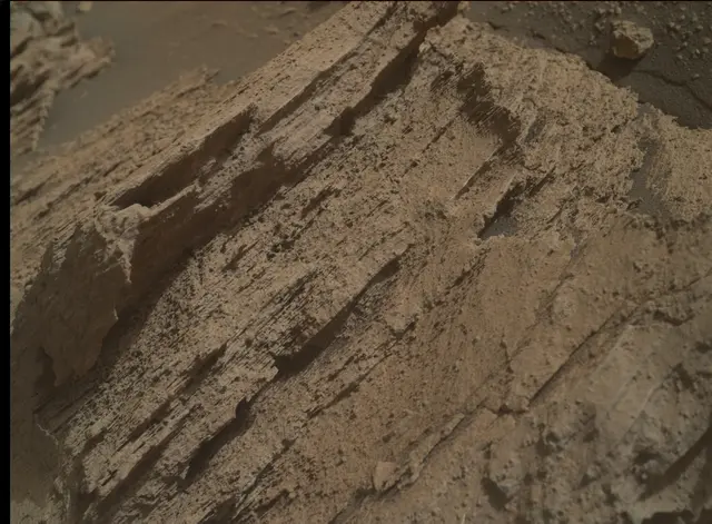 Sol 2585: Mars Hand Lens Imager (MAHLI)