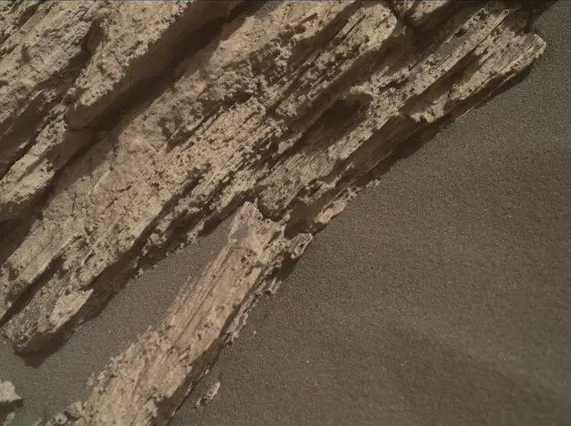 Sol 2585: Mars Hand Lens Imager (MAHLI)