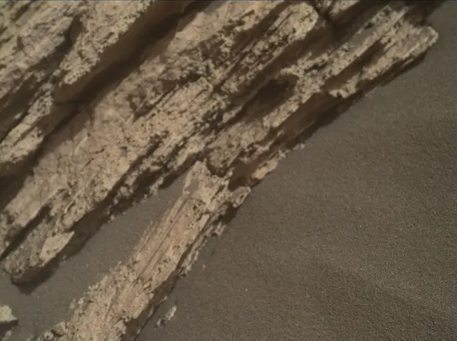 Sol 2585: Mars Hand Lens Imager (MAHLI)