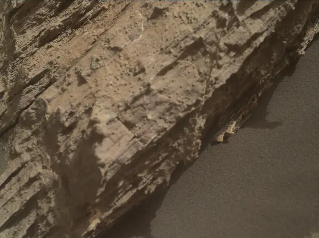 Sol 2585: Mars Hand Lens Imager (MAHLI)