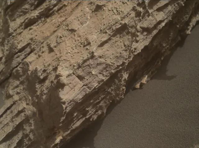 Sol 2585: Mars Hand Lens Imager (MAHLI)