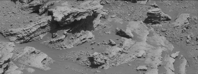 Sol 2586: Mast Camera (Mastcam)