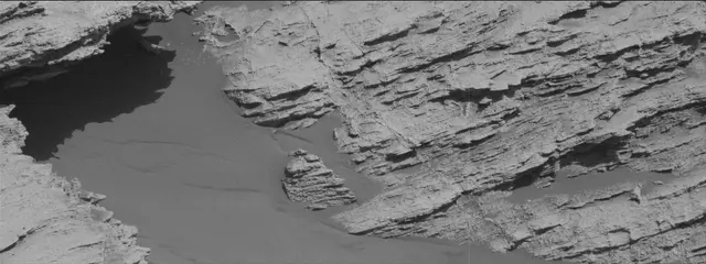 Sol 2586: Mast Camera (Mastcam)