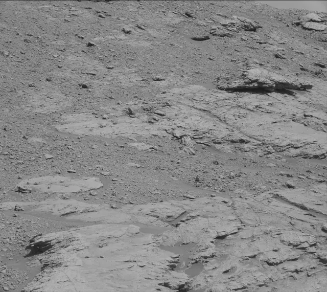 Sol 2586: Mast Camera (Mastcam)