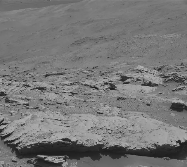 Sol 2586: Mast Camera (Mastcam)