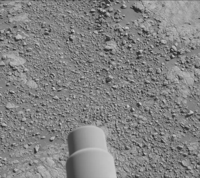 Sol 2586: Mast Camera (Mastcam)