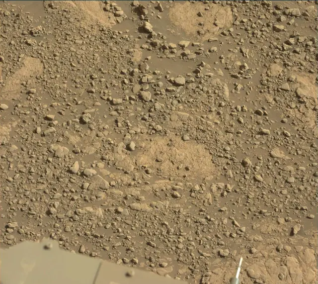 Sol 2586: Mast Camera (Mastcam)