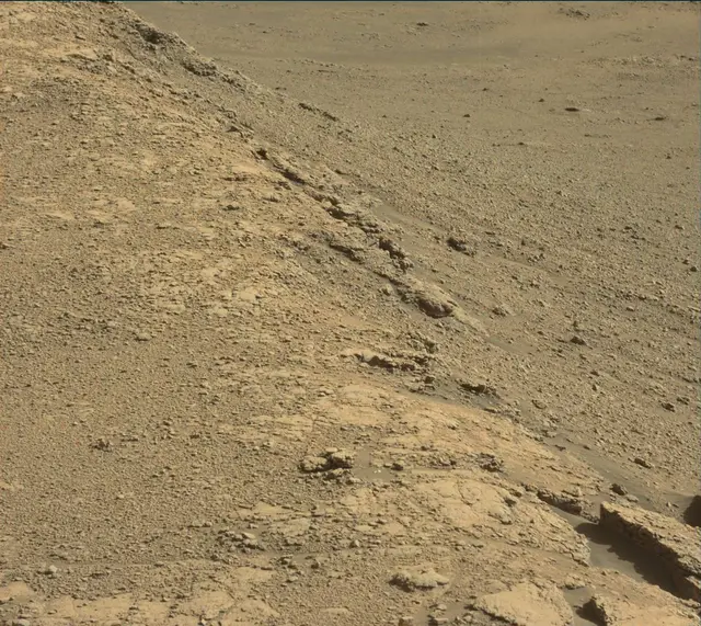 Sol 2586: Mast Camera (Mastcam)
