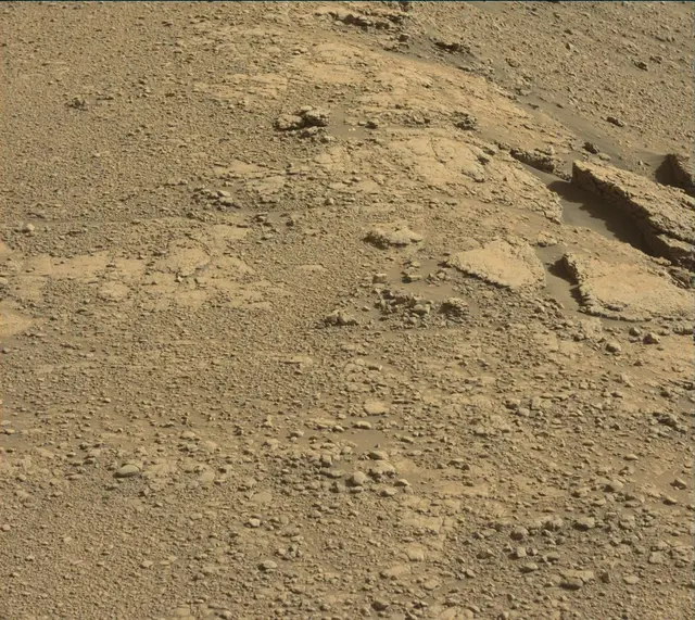 Sol 2586: Mast Camera (Mastcam)