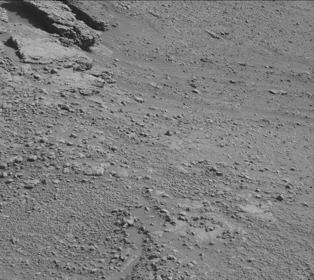 Sol 2586: Mast Camera (Mastcam)