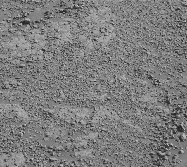 Sol 2586: Mast Camera (Mastcam)