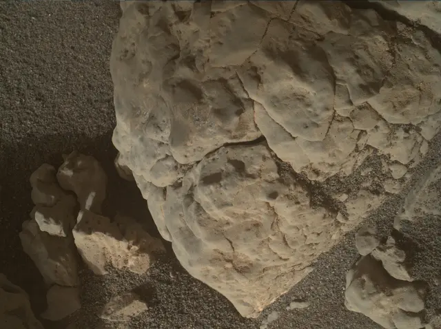 Sol 2586: Mars Hand Lens Imager (MAHLI)