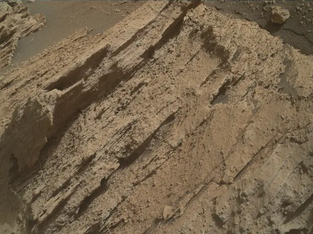 Sol 2586: Mars Hand Lens Imager (MAHLI)