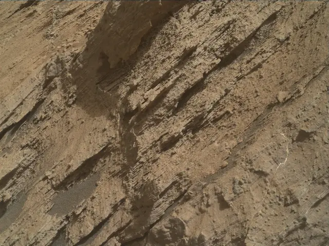 Sol 2586: Mars Hand Lens Imager (MAHLI)