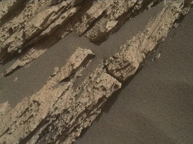 Sol 2586: Mars Hand Lens Imager (MAHLI)