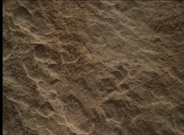 Sol 2587: Mars Hand Lens Imager (MAHLI)