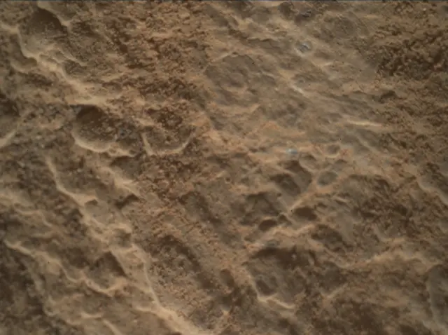 Sol 2587: Mars Hand Lens Imager (MAHLI)