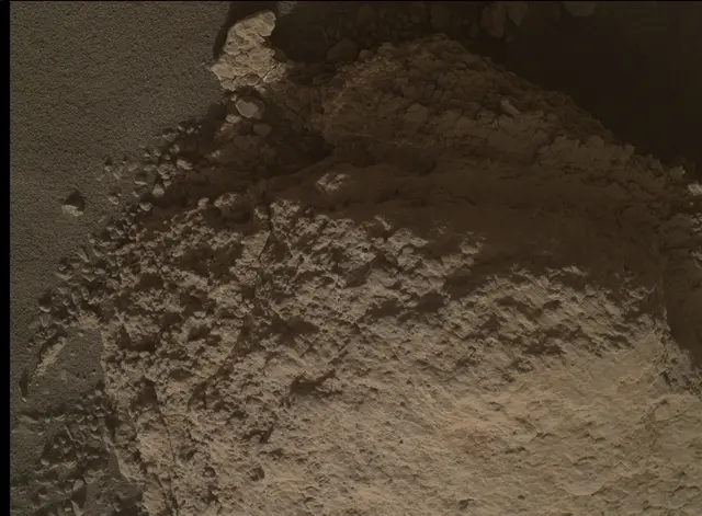 Sol 2587: Mars Hand Lens Imager (MAHLI)