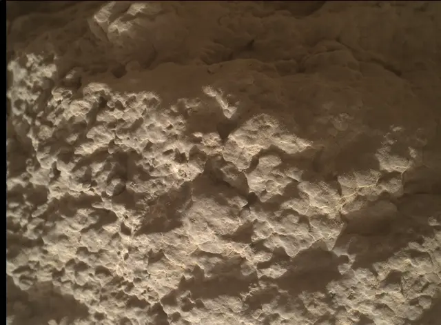 Sol 2587: Mars Hand Lens Imager (MAHLI)