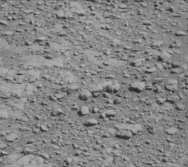 Sol 2588: Mast Camera (Mastcam)